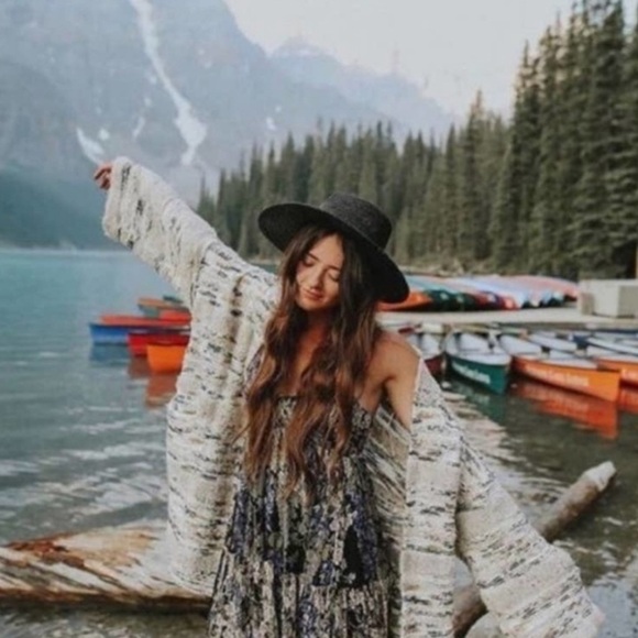 Anthropologie MOTH Oversized Cream Cabin Chloe Sweater Pockets Size Small - Picture 1 of 16